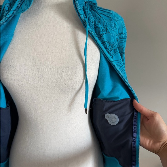 lululemon athletica Blue Floral Hoodie - Picture 9 of 9